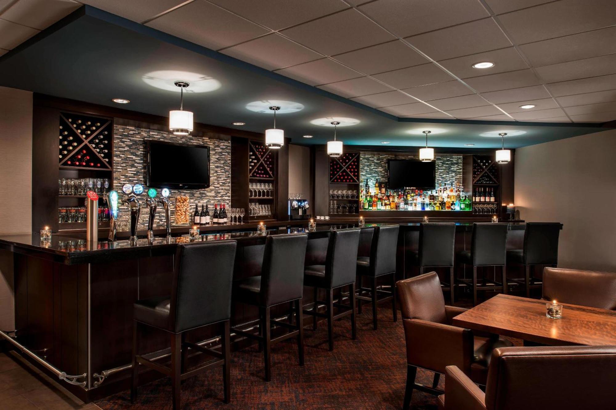 Delta Hotels By Marriott Sault Ste. Marie Waterfront Ngoại thất bức ảnh
