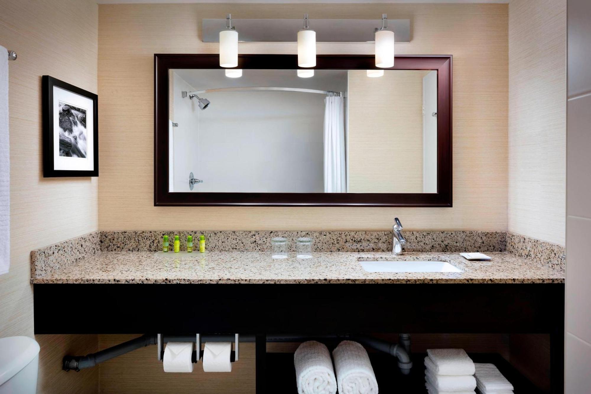 Delta Hotels By Marriott Sault Ste. Marie Waterfront Ngoại thất bức ảnh